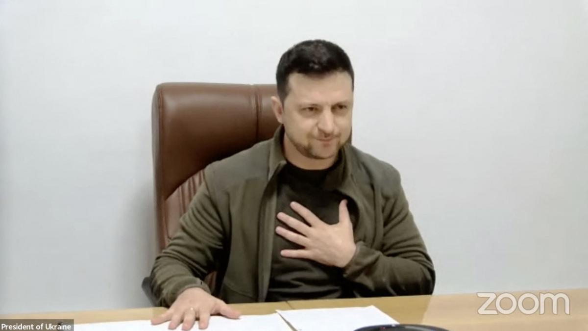 de ce nu a parasit zelenski ucraina