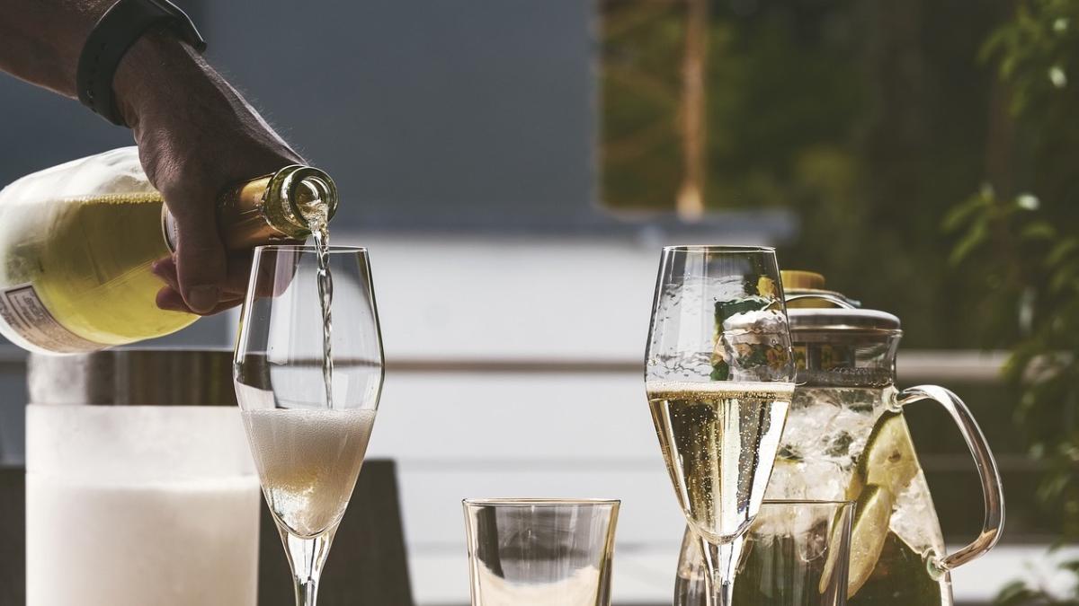 sticle sampanie ecstasy tari europene 1 mort 11 intoxicati