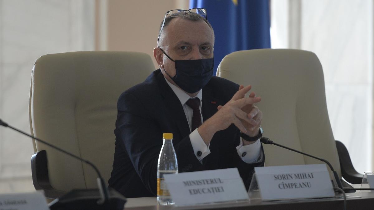 legea educatiei schimbata sorin cimpeanu invatamant hibrid