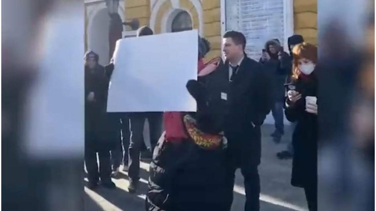 fata coala alba hartie rusia