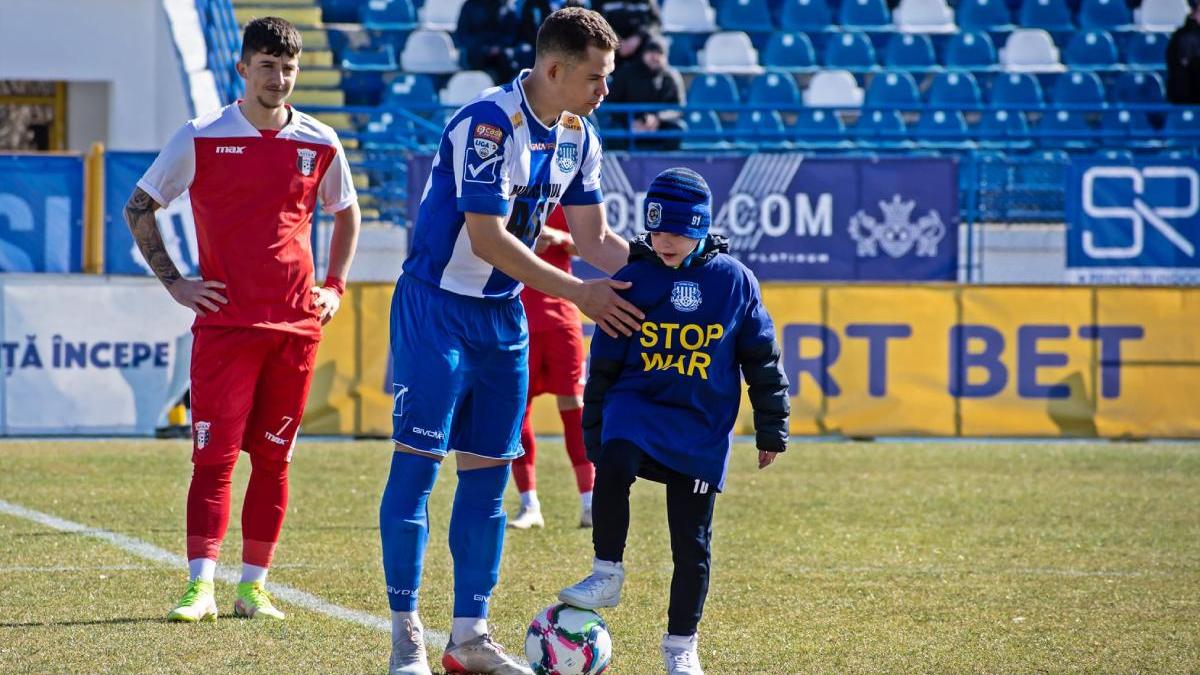 jucatori poli iasi gafa teren mesaj pace amuzament
