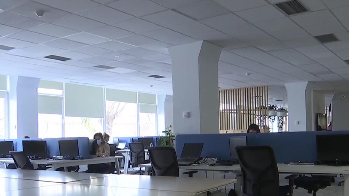 angajatii munca birou stare de alerta angajatori modificari