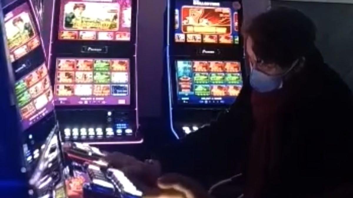 profesoara biologie barlad filmata pacanele