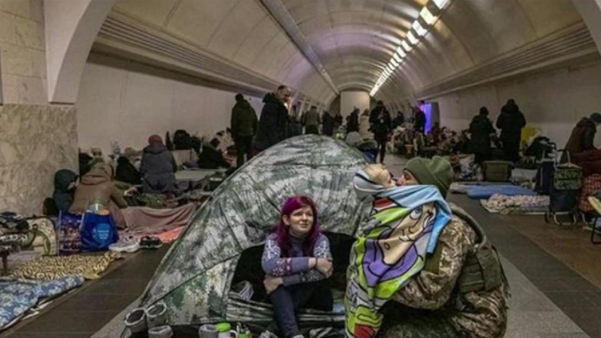 soldat ucrainean metrou imbratisare fiu