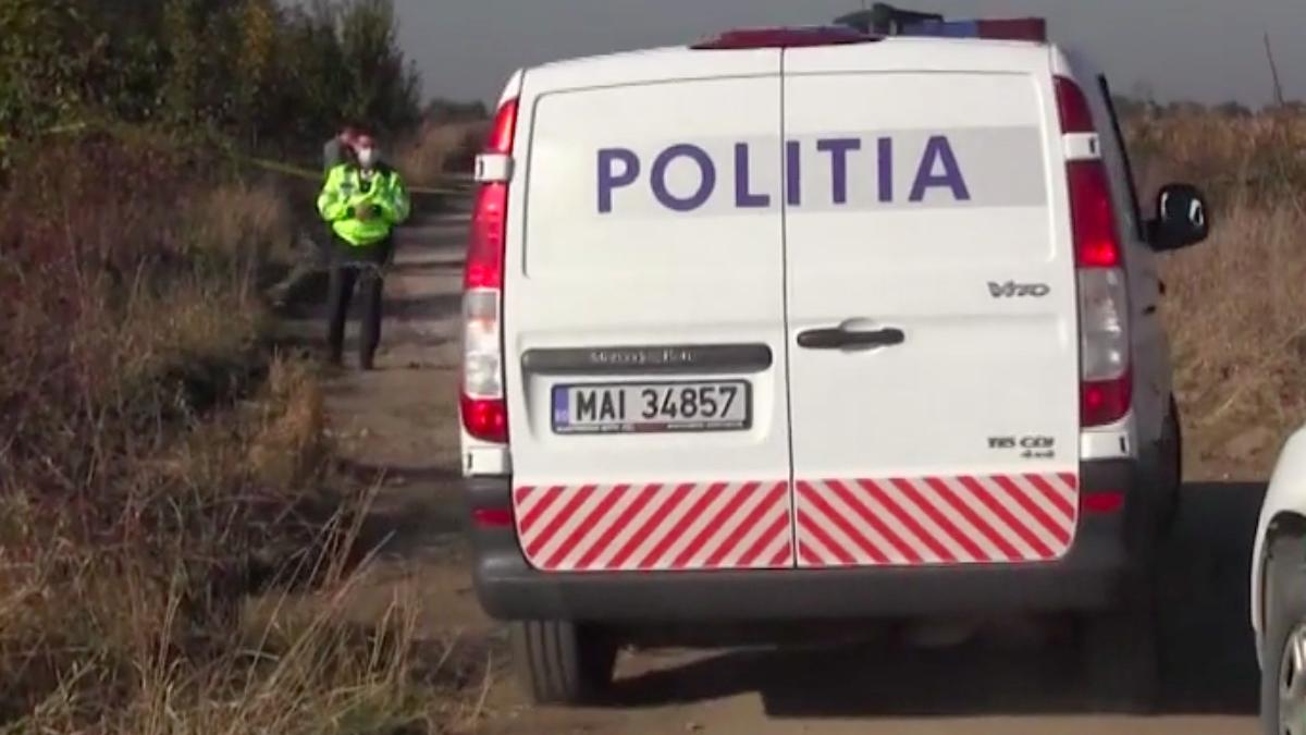 barbat gasit mort camp langa focsani