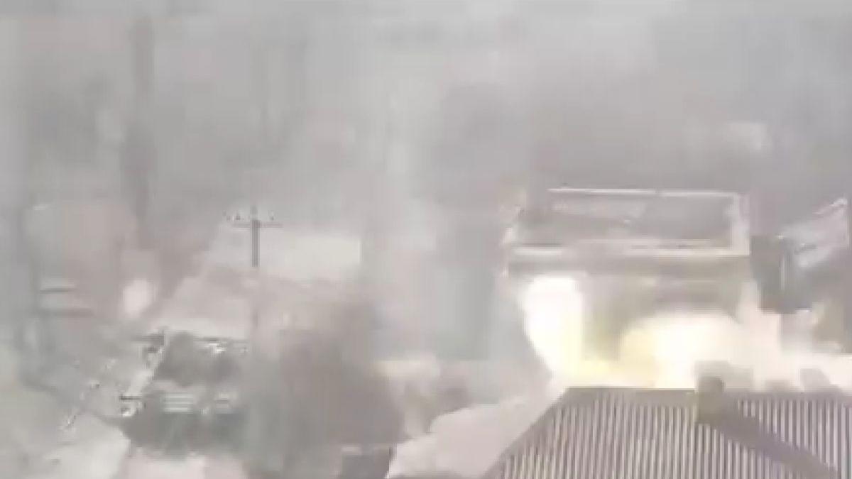 tanc rusesc filmat casa ucraina bombardament