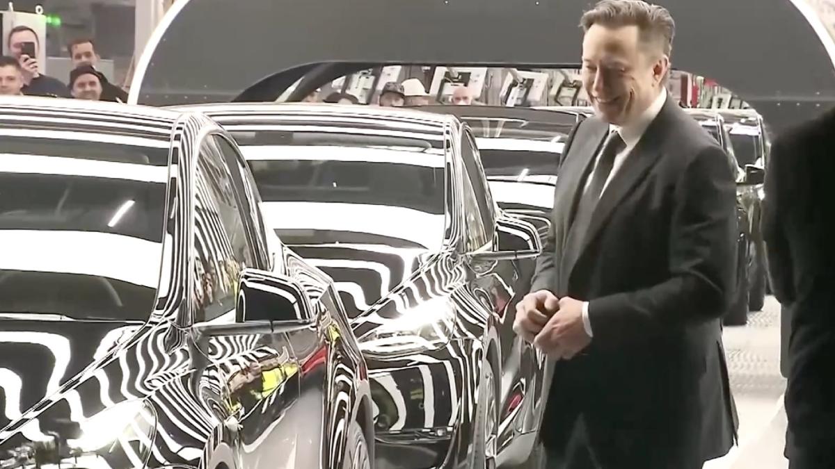 elon musk dansand fabrica tesla europa germania
