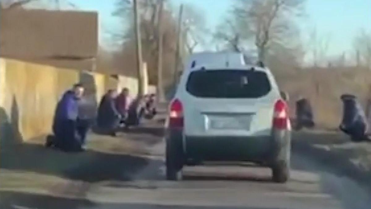 ucraineni ingenunghiati convoaie soldati ucisi