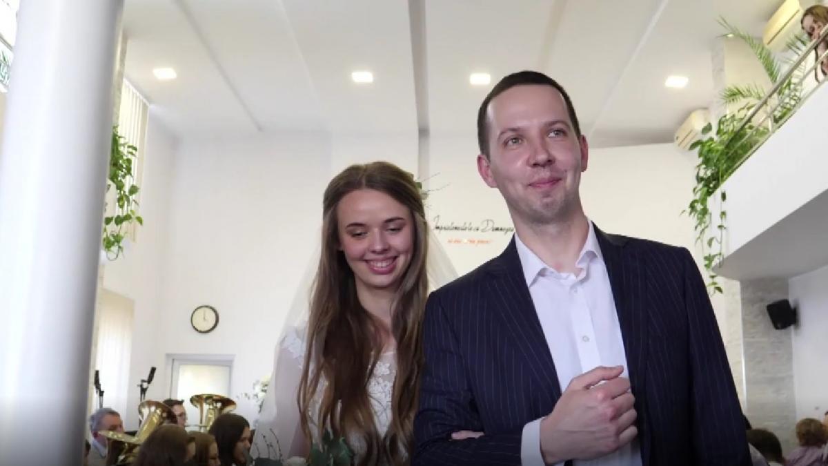 cuplu ucraineni nunta biserica botosani recunoscatori romani