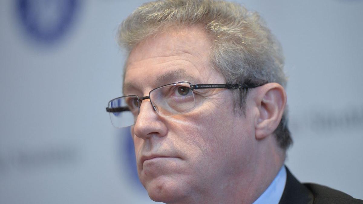 adrian streinu cercel masca ar trebui obligatorie noua luni