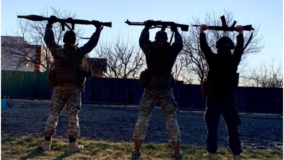 soldati ucraineni intampinare mancare lacrimi locuitori sat eliberat ocupatia rusa