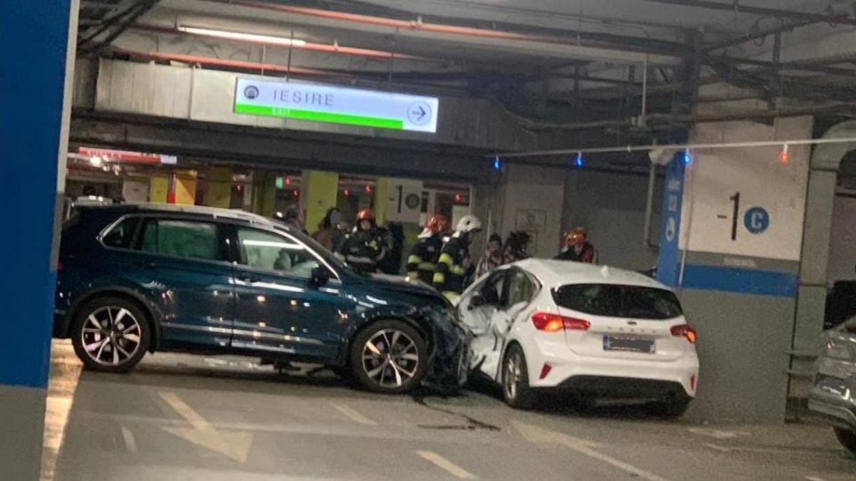 accident cinci masini parcare subterana mall bucuresti