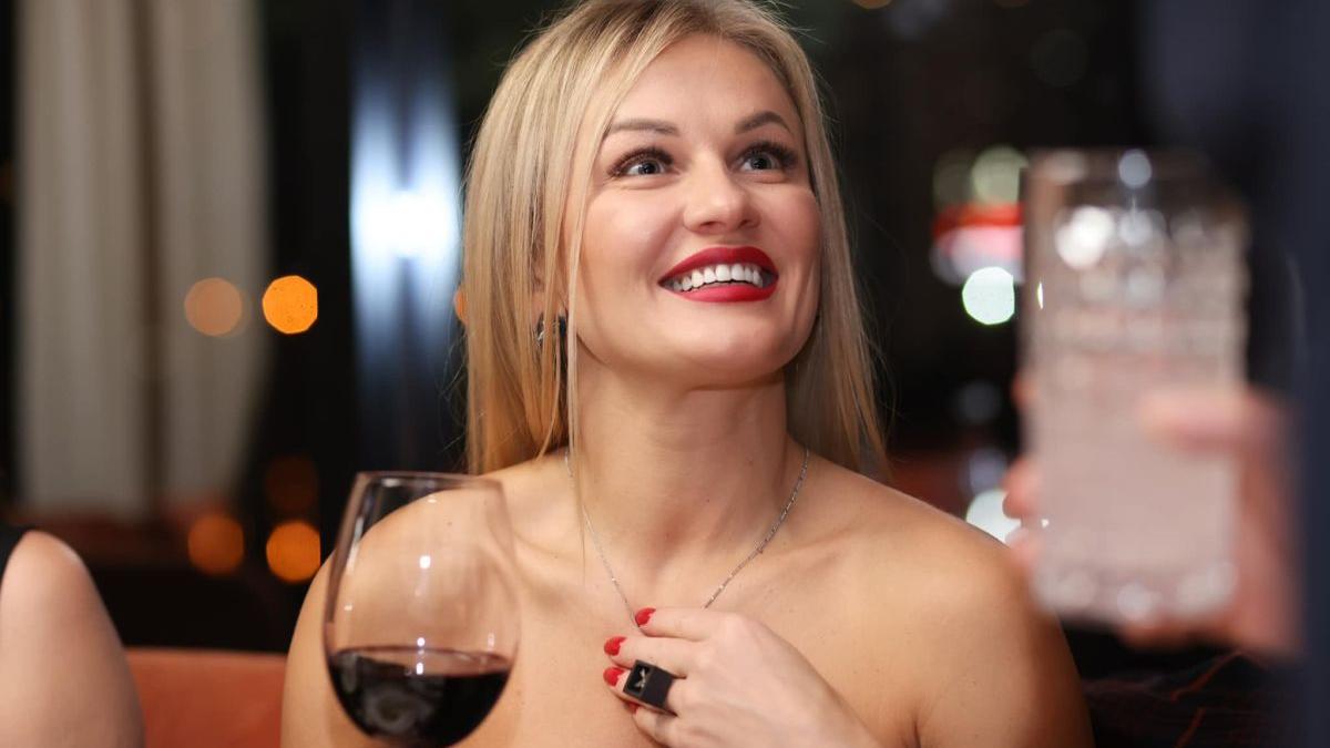 antrenoare fitness ucraina ajutata bani benzinarie mutat brasov