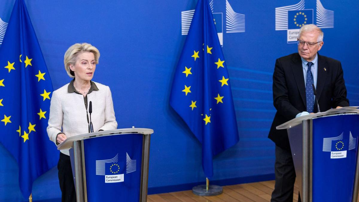 ursula von der leyen josep borrell uniunea europeana kiev volodimir zelenski