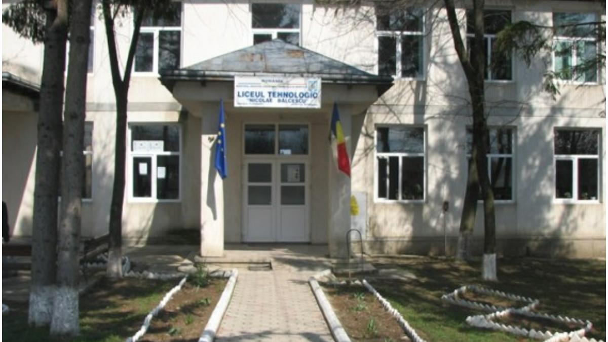 elev botosani foc scoala spital