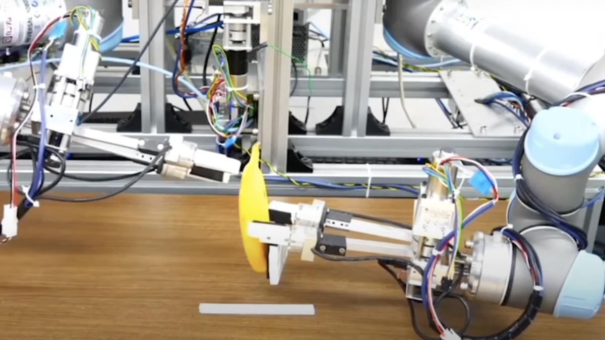 imagini robot japonez decojit banana universitate tokyo