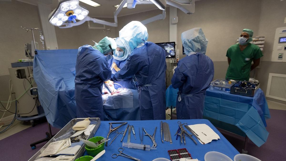 barbat bistrita nasaud spital lingou de aliaj galben abdomen politia cluj napoca