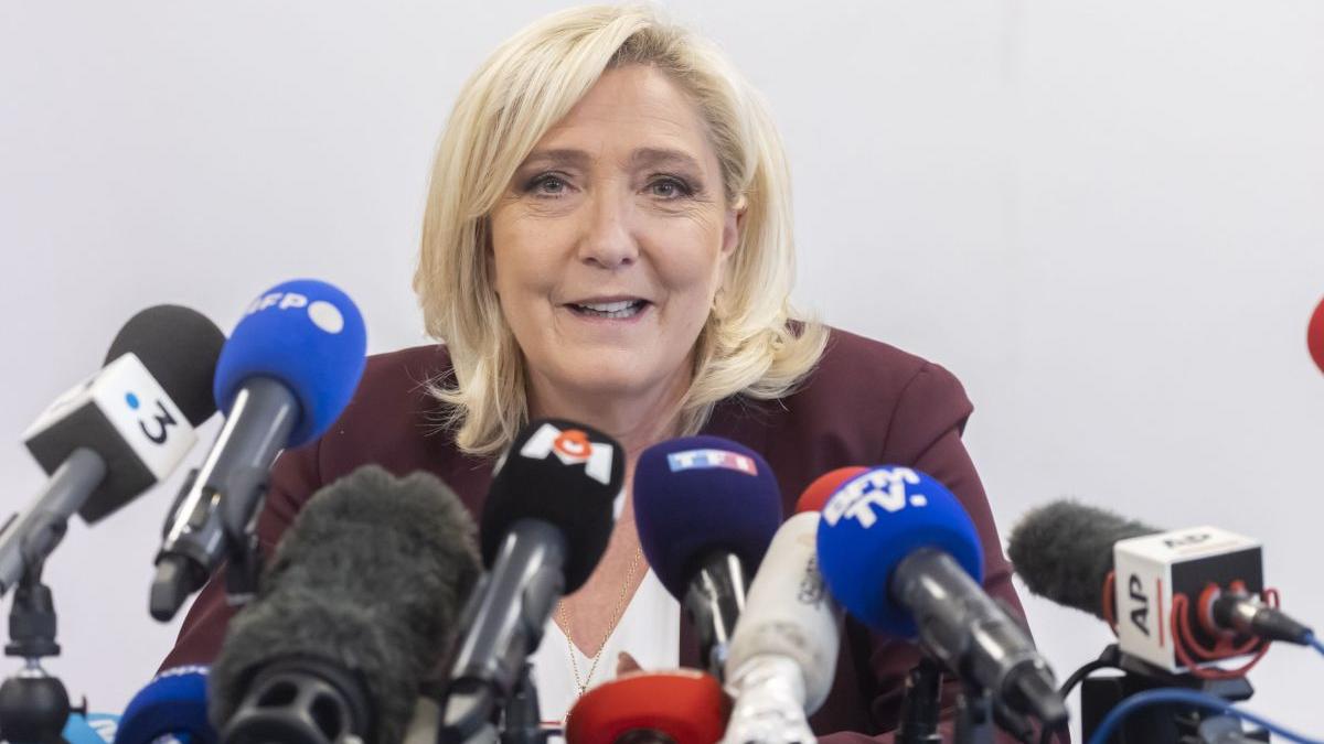 marine le pen nato rusia emmanuel macron vladimir putin