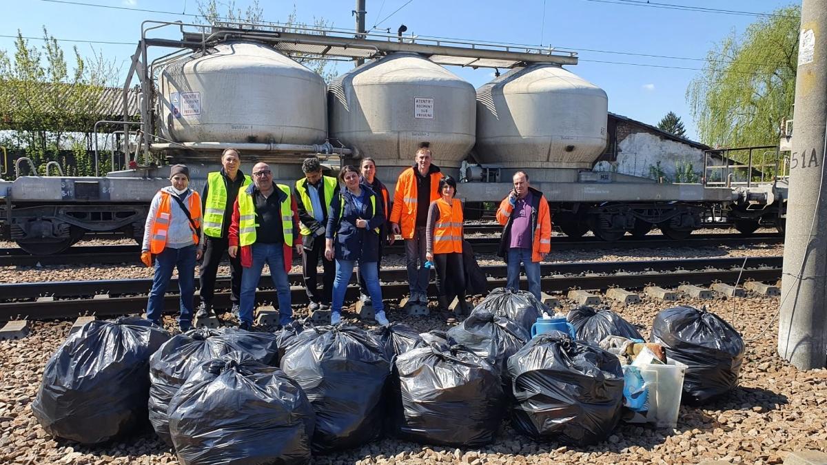 cfr campanie curatenie calea ferata mii feroviari strang gunoaie