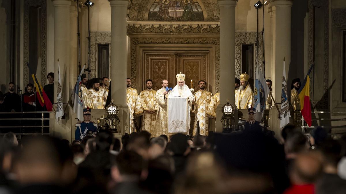 programul liturgic catedrala patriarhala duminica floriilor izvorul tamaduirii