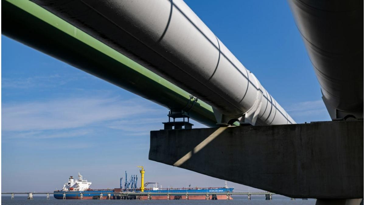 pretul petrolului din nou la cote alarmante pe fondul razboiului din ucraina