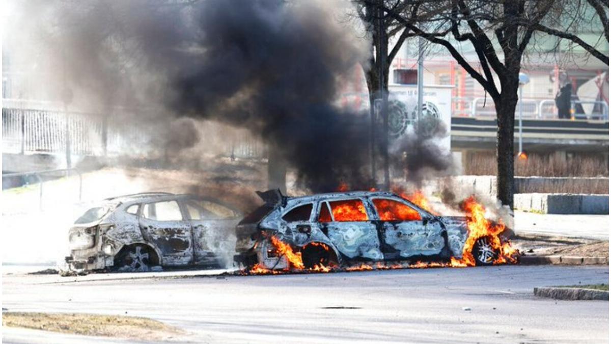 violente suedia proteste extremisti coran