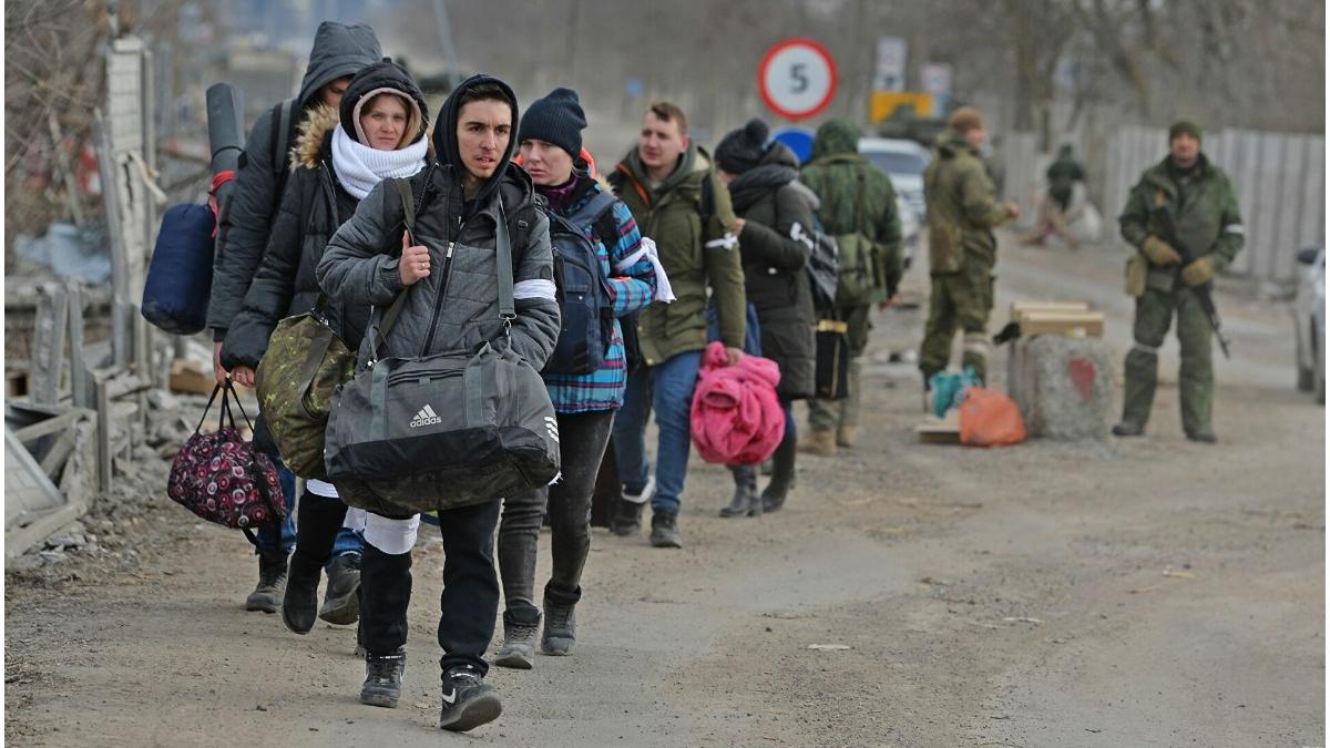 rusii obliga locuitori mariupol banderole albe