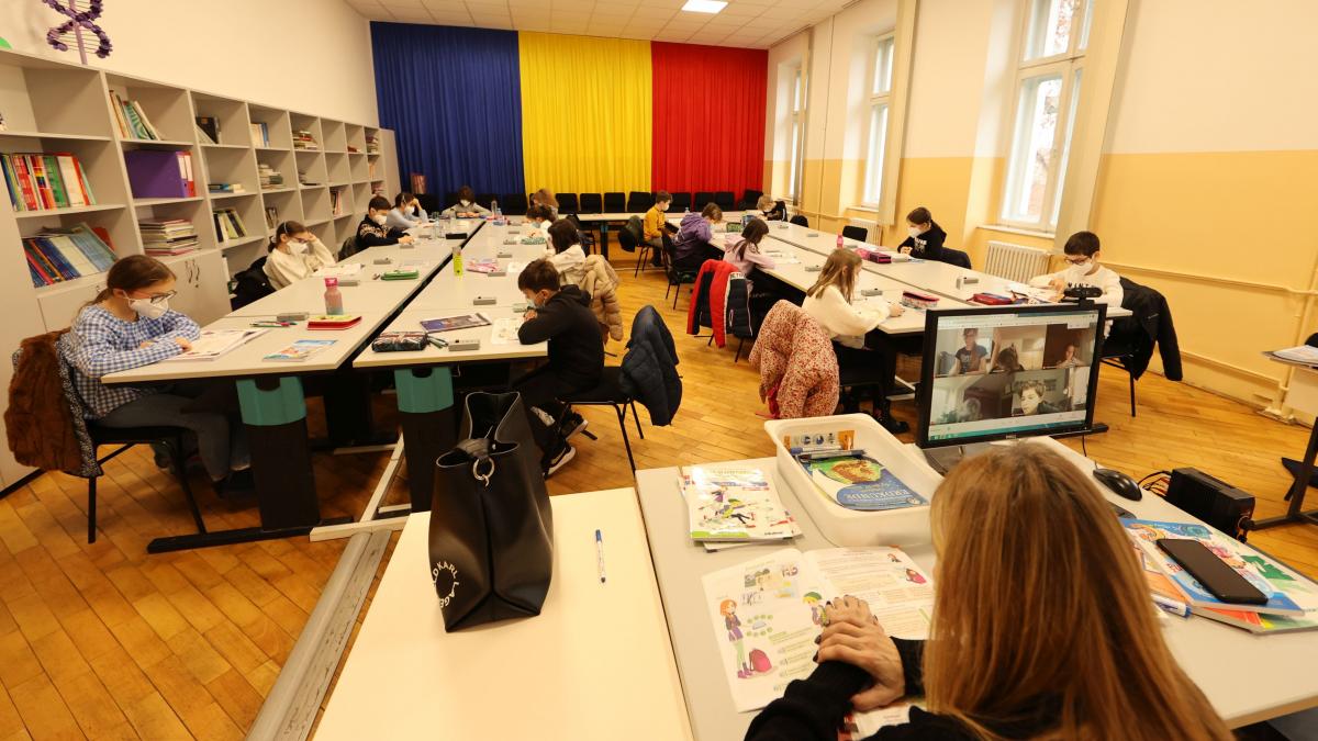 ministrul educatiei peste 1700 copii ucraina inscrieri scoli gradinite romania