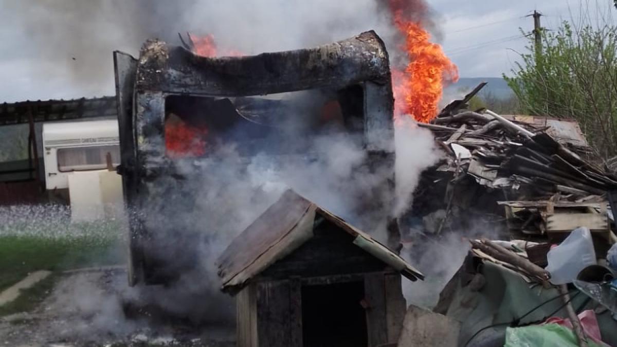 incendiu ramnicu valcea femeie carbonizata rulota