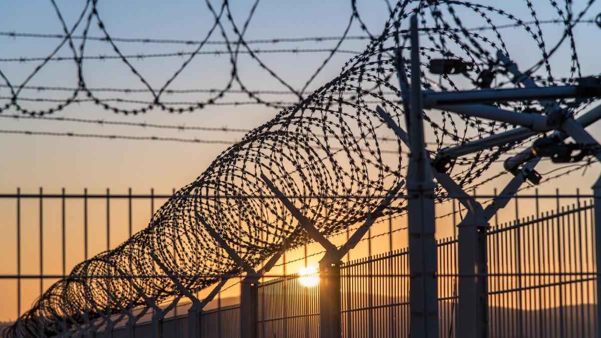 detinut resuscitat spital spanzurat penitenciarul vaslui