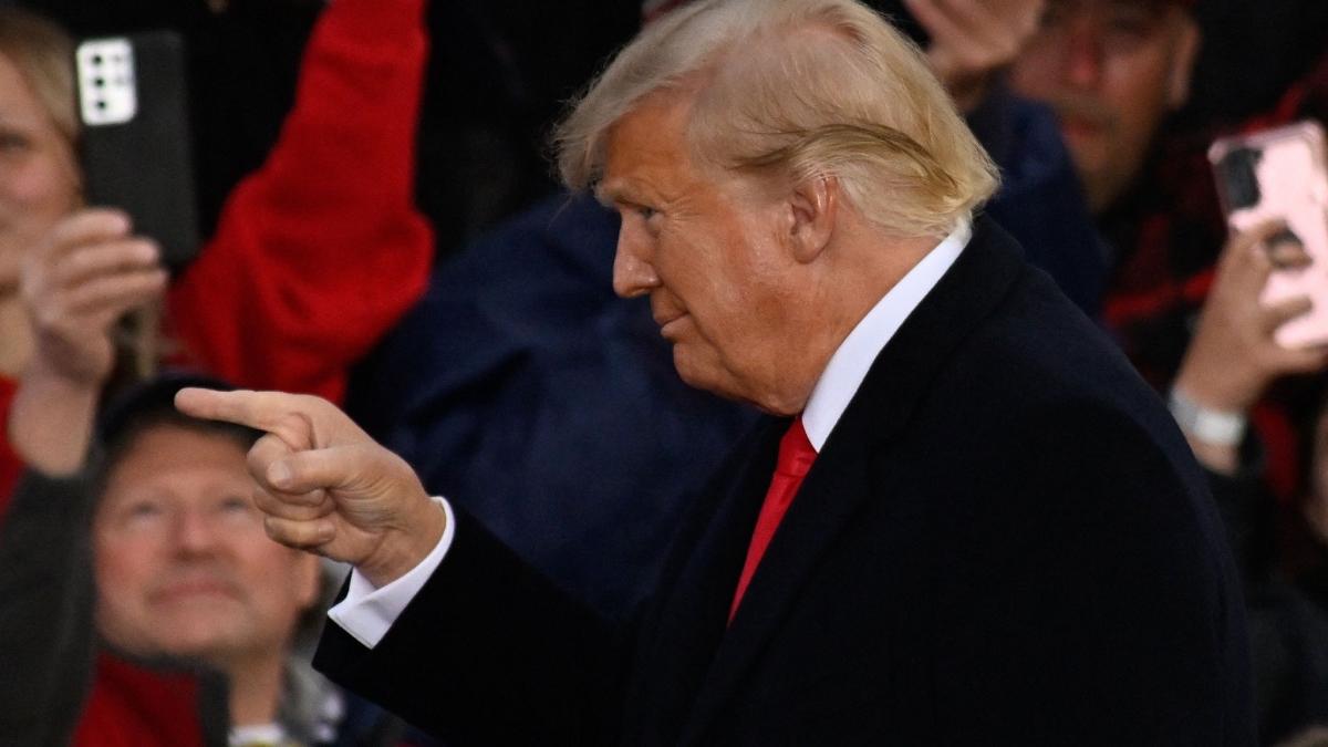 donald trump acuzat judecator sfidare amendat 10 000 dolari pe zi