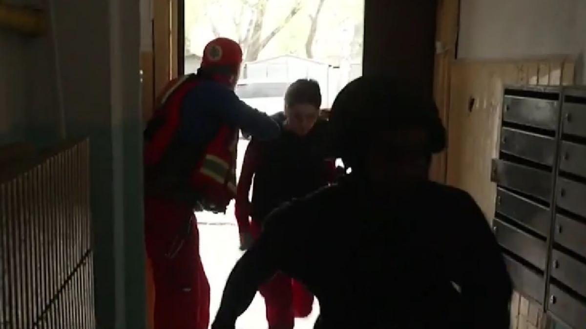 echipa cnn paramedici prinsi bombardamente harkov