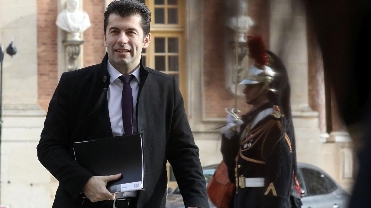 bulgaria arme ucraina kiril petkov rumen radev moscova gaze