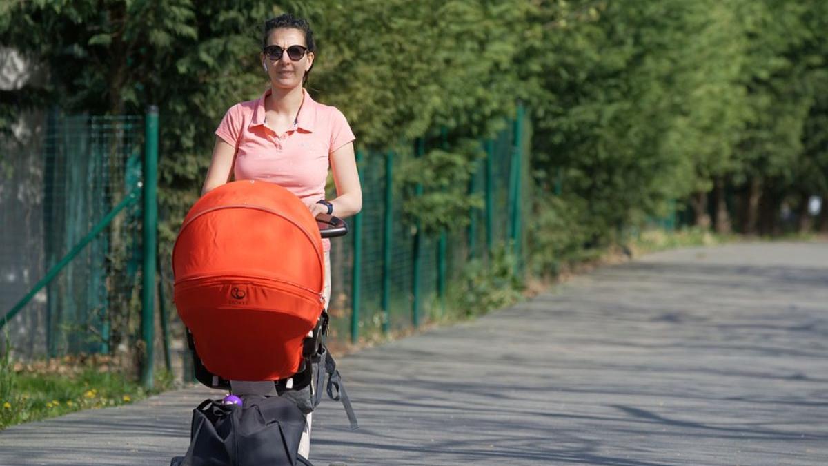 care sunt avantajele unui carucior 2 in 1 pentru bebelusi