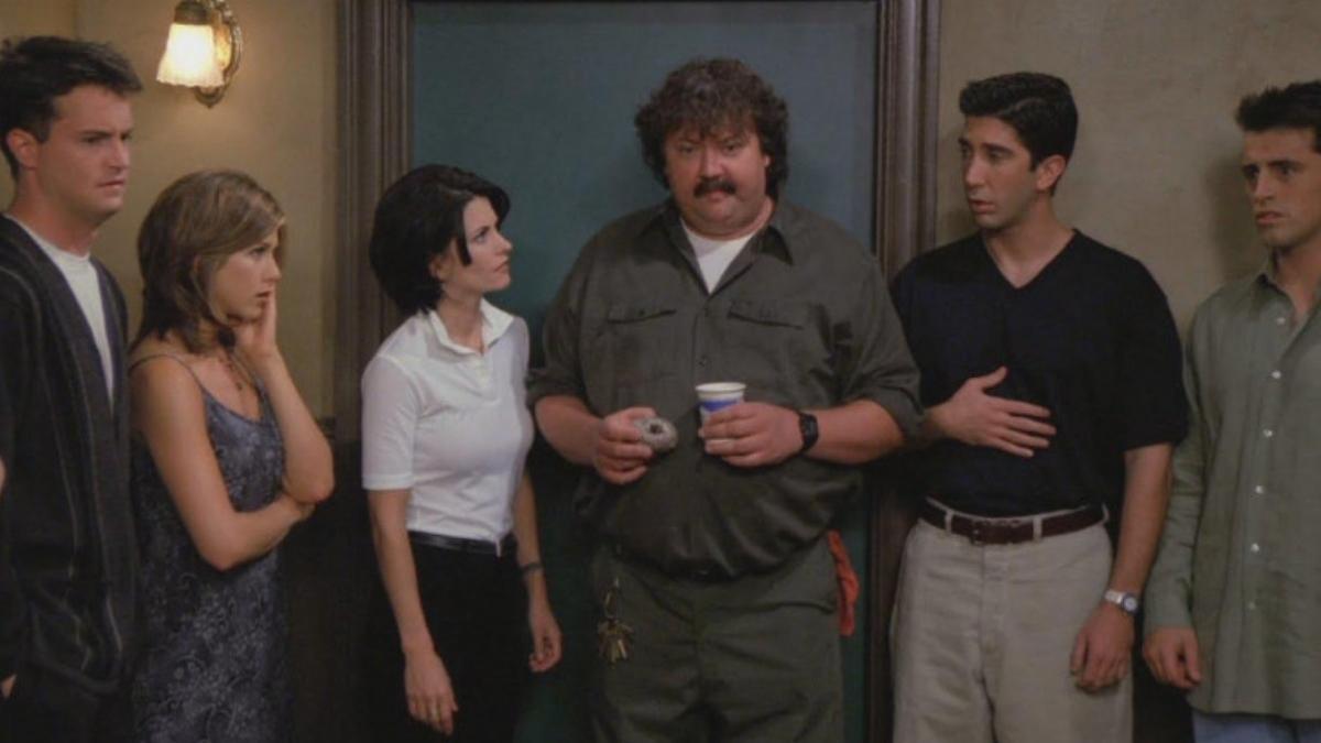 a murit actorul mike hagerty celebru pentru rolul din serialul friends