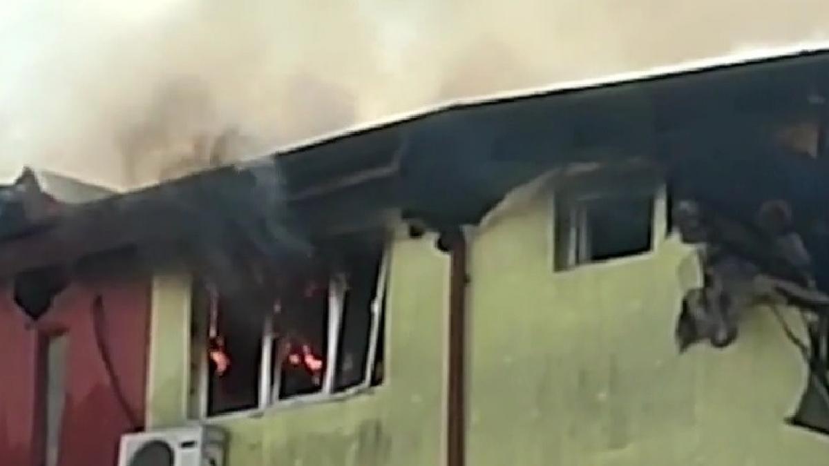 incendiu de proportii la un hotel din statiunea mamaia zeci de oameni evacuati