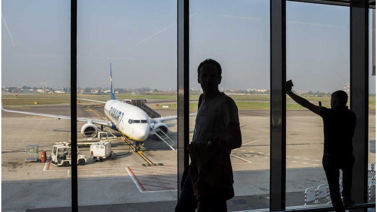 un avion era pe cale sa decoleze intors din drum pasageri primit fotografii amenintatoare