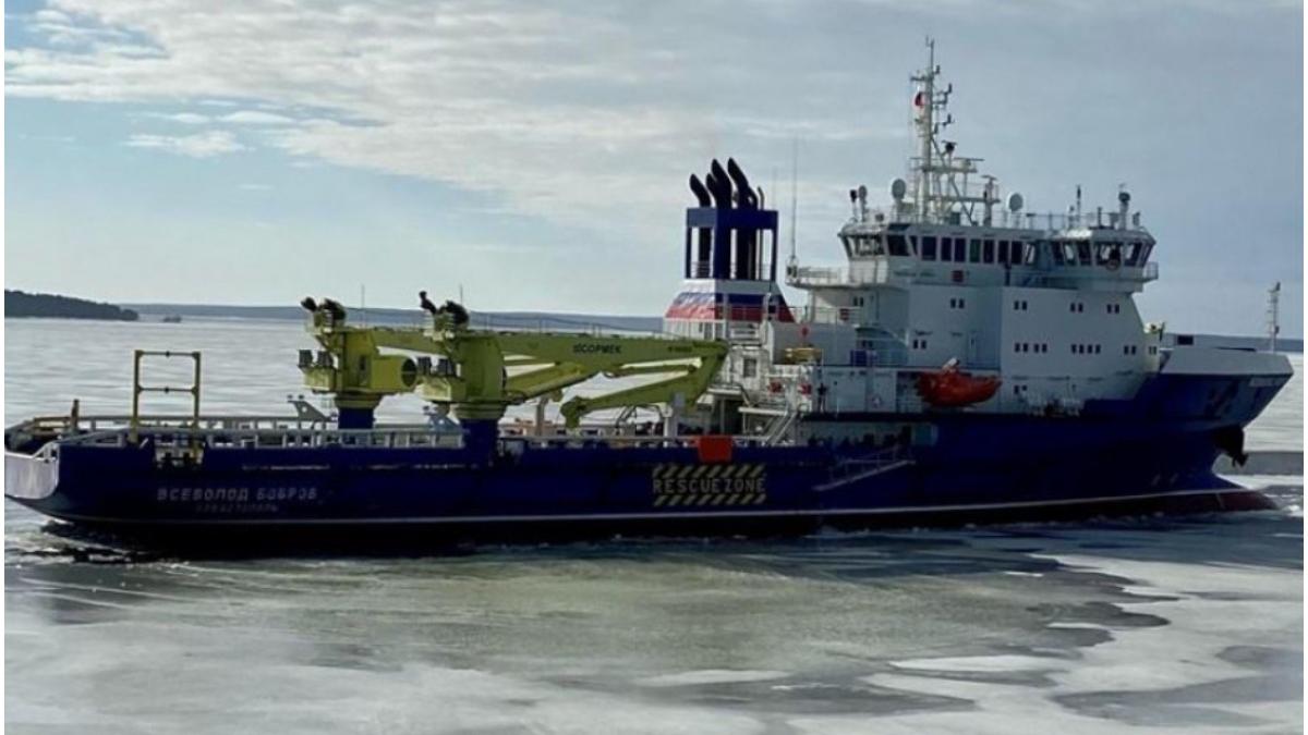 nava militar rusa arde marea neagra