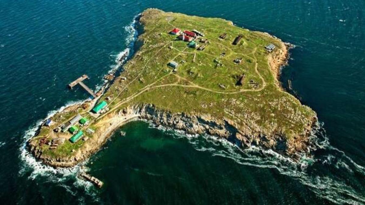 pericol la granita romaniei rusia face baza de rachete in insula serpilor