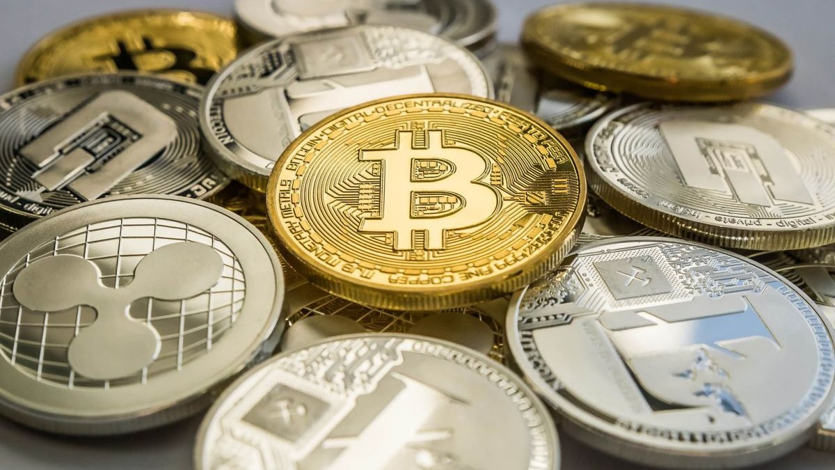 bitcoinii sunt considerați bani