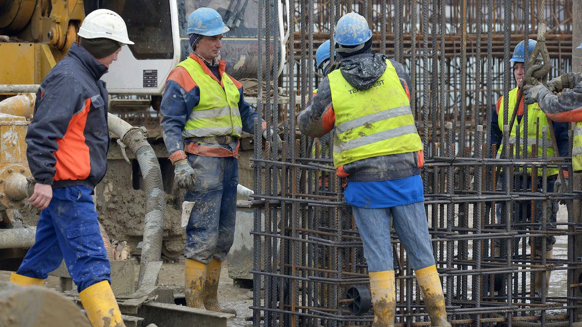 romani lucreze strainatate salarii mari tara castiga 700 lei zi