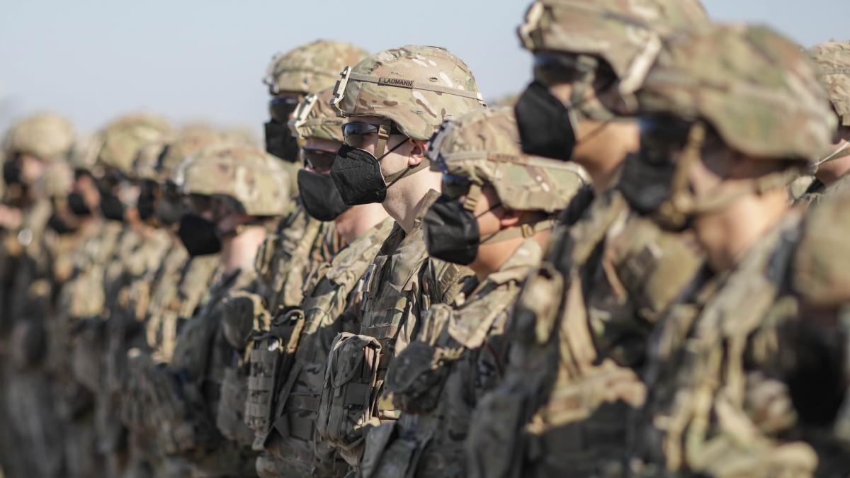 cauta peste 800 rezervisti militari beneficii