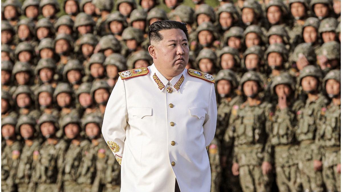 Kim Jong Un mobilizează armata nord-coreeană în lupta cu focarul de COVID-19
