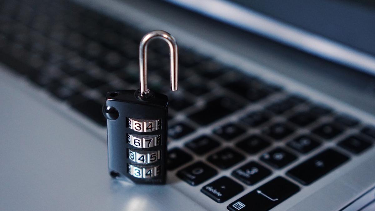 razboi cibernetic romania hackerii rusi expert securitate cibernetica