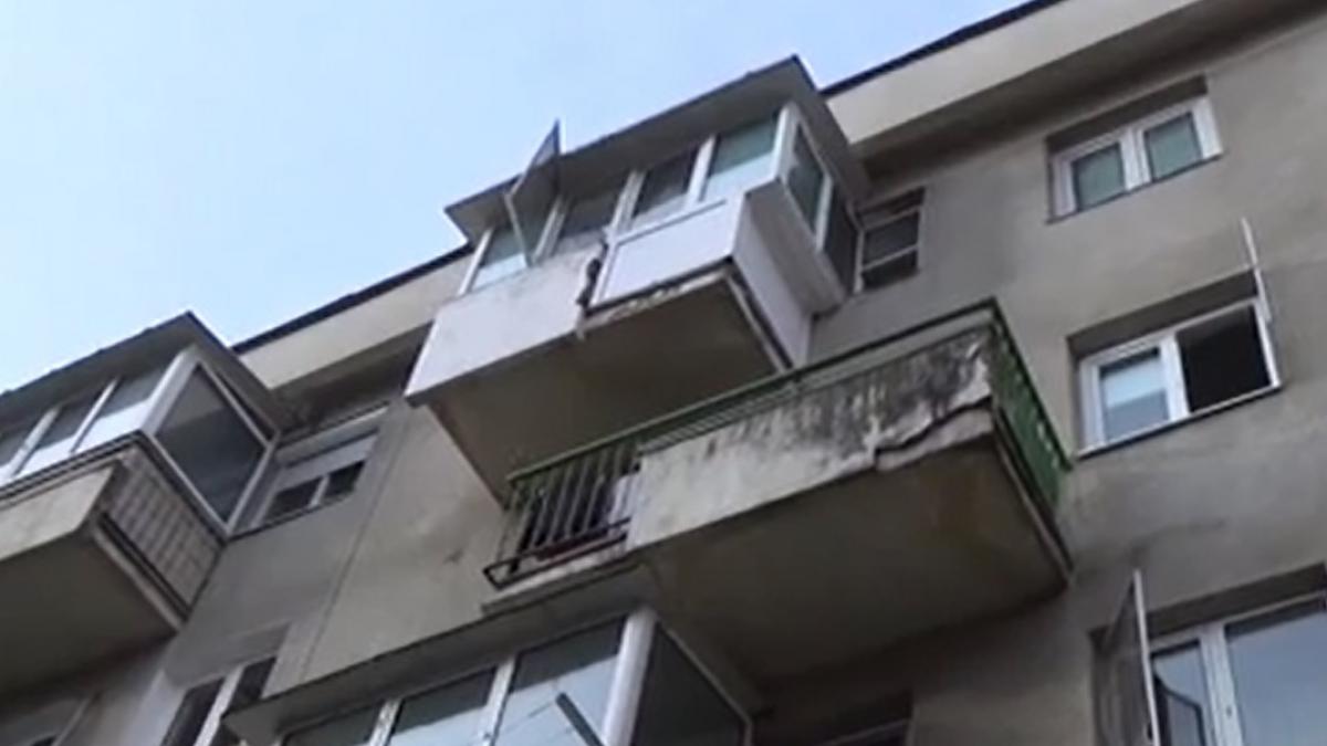 copil cazut etaj rahova bucuresti