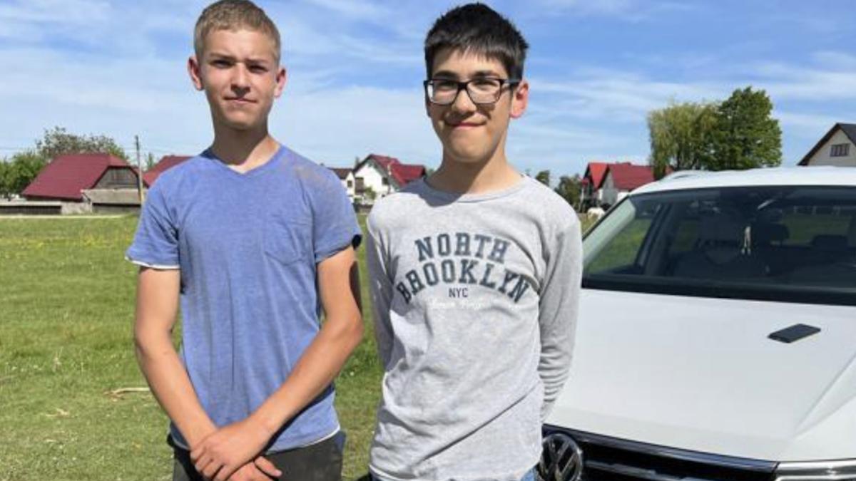 doi copii din suceava au mers 15 km cu bicicletele pentru a restitui un portofel pierdut au cerut