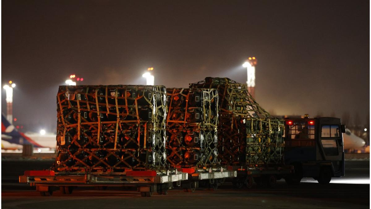 sua trimit arme grele ucrain aliat putin ameinta razboi mondial