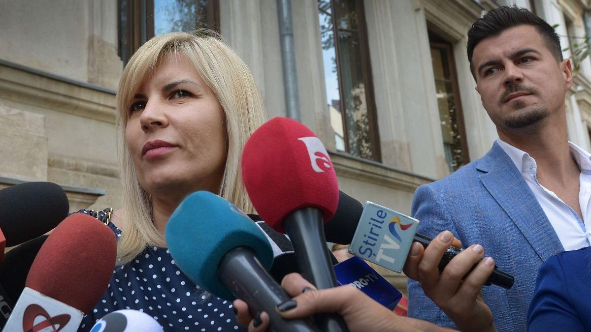 motiv plecare elena udrea grecia