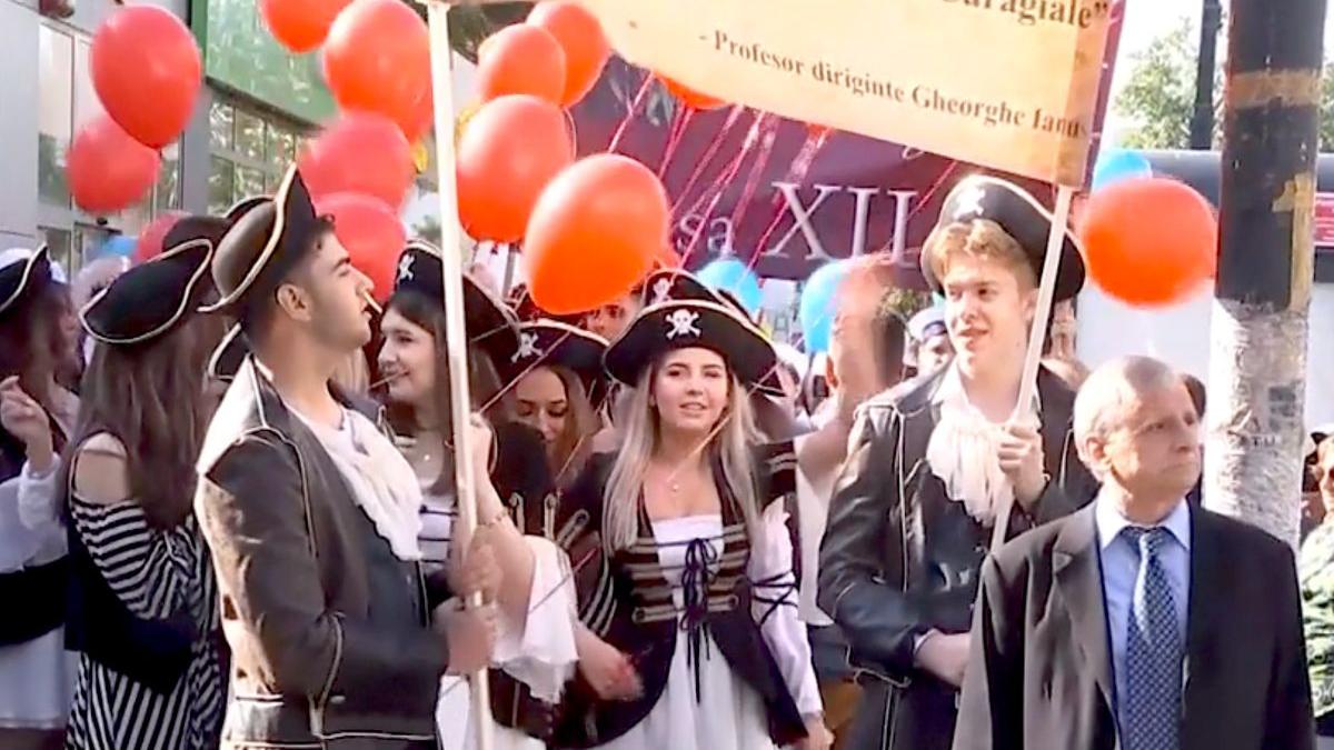 parada absolventi i l caragiale