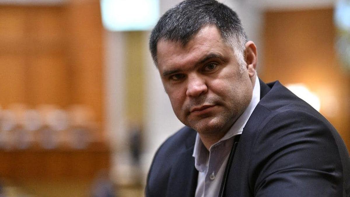 deputat psd ramas fara incaltaminte